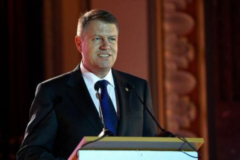 IOHANNIS, LA BILANŢUL MAI: Oamenii vă privesc și așteaptă să fiți modele de comportament și corectitudine în serviciul public IOHANNIS, LA BILANŢUL MAI: Oamenii vă privesc și așteaptă să fiți modele de comportament și corectitudine în serviciul public