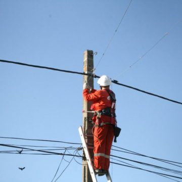 29 de localități cu probleme la alimentarea cu energie electrică în urma vremii nefavorabile