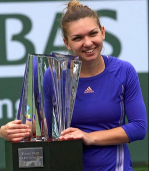 TENIS: Simona Halep a câştigat turneul de la Indian Wells, în urma unei finale dramatice cu Jelena Jankovic TENIS: Simona Halep a câştigat turneul de la Indian Wells, în urma unei finale dramatice cu Jelena Jankovic