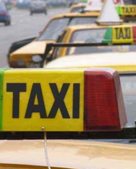 REPORTAJUL ZILEI: Câte autorizaţii de taxi sunt în municipiul Sighetu Marmaţiei REPORTAJUL ZILEI: Câte autorizaţii de taxi sunt în municipiul Sighetu Marmaţiei
