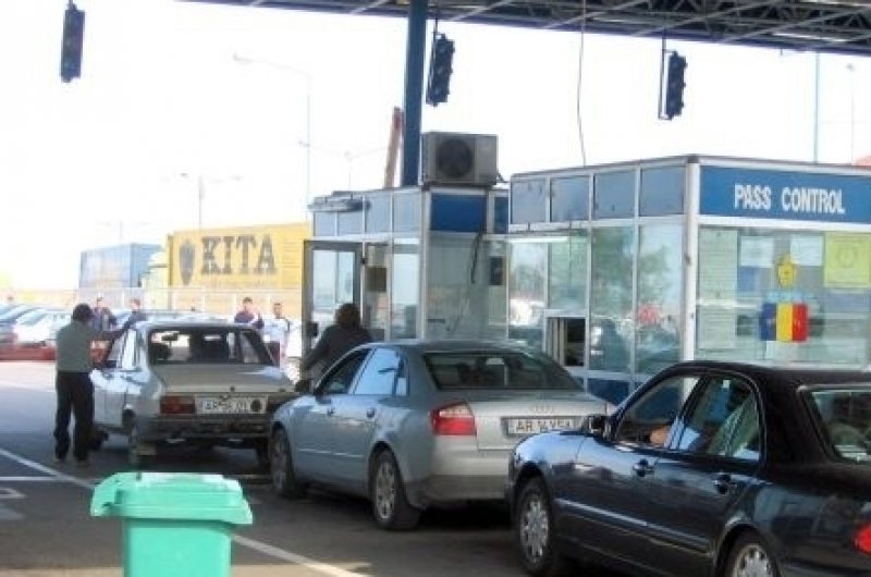 PETEA: Un cetăţean austriac, dat în urmărire internaţională, a fost reţinut de poliţiştii de frontieră PETEA: Un cetăţean austriac, dat în urmărire internaţională, a fost reţinut de poliţiştii de frontieră
