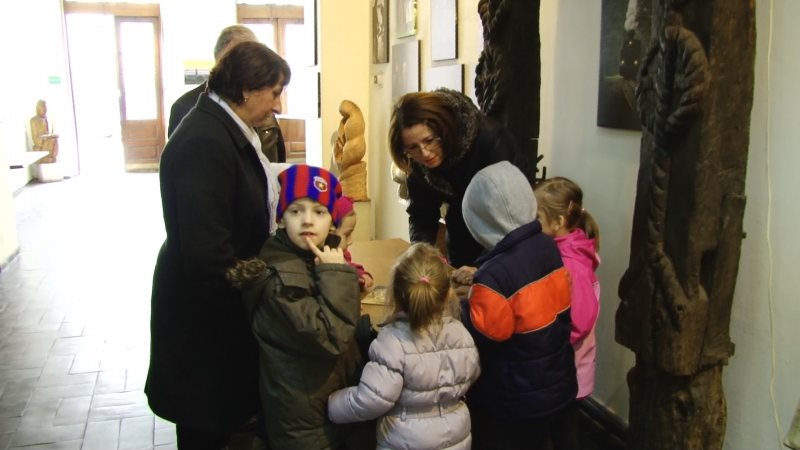 SIGHET: O acțiune inedită la Muzeul Maramureșului – elevii au fost puși să facă puzzle-uri SIGHET: O acțiune inedită la Muzeul Maramureșului – elevii au fost puși să facă puzzle-uri
