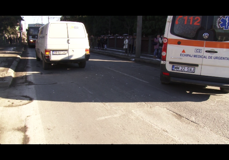 ACCIDENT: Maşină răsturnată între Săcel şi Sălişte ACCIDENT: Maşină răsturnată între Săcel şi Sălişte