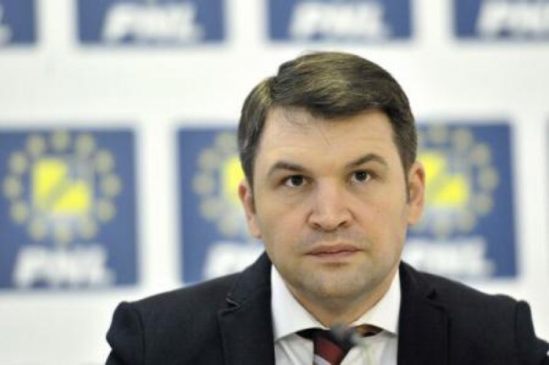 PNL: Ponta să își asume responsabilitatea pentru neînceperea lucrărilor la autostrada Sibiu-Pitești și să își prezinte demisia PNL: Ponta să își asume responsabilitatea pentru neînceperea lucrărilor la autostrada Sibiu-Pitești și să își prezinte demisia