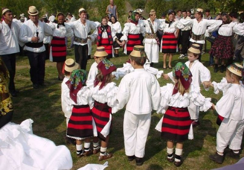 REPORTAJUL ZILEI: Jocul la Şură renaşte
