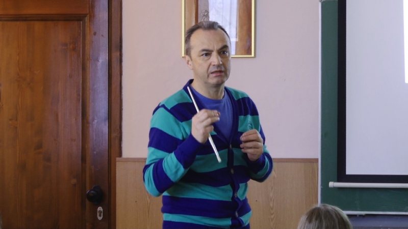 SIGHET: Elevii de la Școala ”George Coșbuc”, învățați de un nutriționist să mănânce sănătos SIGHET: Elevii de la Școala ”George Coșbuc”, învățați de un nutriționist să mănânce sănătos