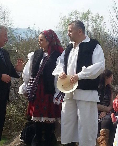 PAŞTI ÎN MARAMUREŞ: Primarul municipiului Sighetu Marmaţiei a sosit în urmă cu puţin timp la Muzeul Satului Maramureşean PAŞTI ÎN MARAMUREŞ: Primarul municipiului Sighetu Marmaţiei a sosit în urmă cu puţin timp la Muzeul Satului Maramureşean