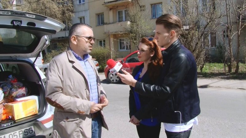 DIN SUFLET PENTRU SUFLET: Primarul municipiului Sighetu Marmaţiei, Ovidiu Nemeş, a adus bucurie în casa familiei Lăcătuş DIN SUFLET PENTRU SUFLET: Primarul municipiului Sighetu Marmaţiei, Ovidiu Nemeş, a adus bucurie în casa familiei Lăcătuş