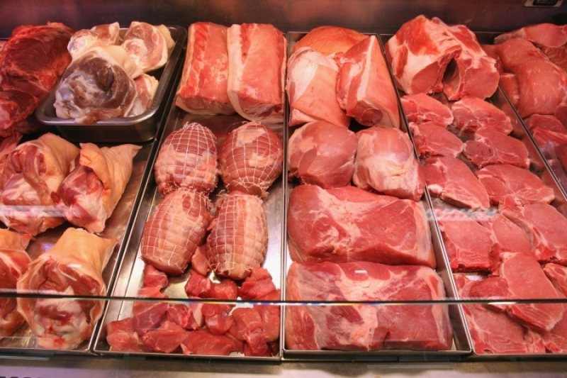 SIGHET: Magazinele de carne nu duc deloc lipsă de clienți în această perioadă SIGHET: Magazinele de carne nu duc deloc lipsă de clienți în această perioadă