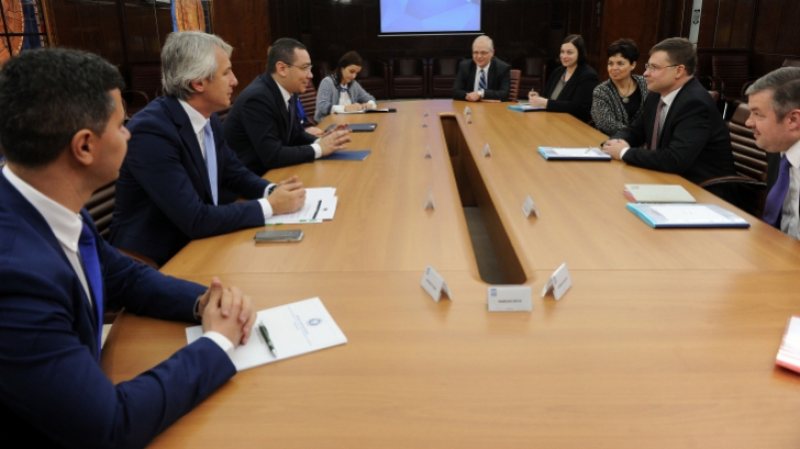 COMISIA EUROPEANĂ AVERTIZEAZĂ GUVERNUL PONTA: Reducerea TVA, efect negativ substanțial COMISIA EUROPEANĂ AVERTIZEAZĂ GUVERNUL PONTA: Reducerea TVA, efect negativ substanțial