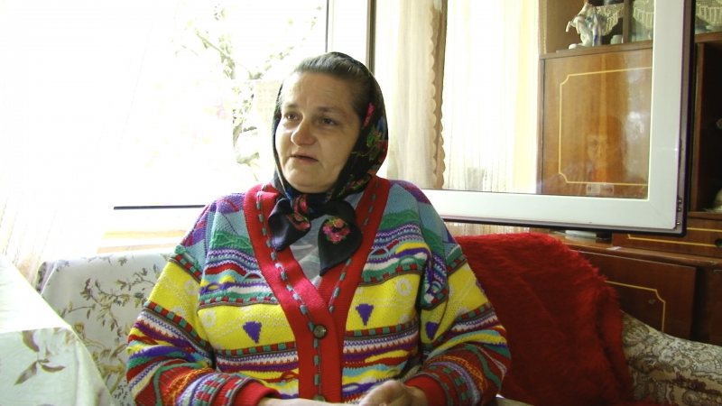 REPORTAJUL ZILEI: O sigheteancă de 54 de ani, cu probleme grave de sănătate, își duce zilele din 100 de lei pe lună REPORTAJUL ZILEI: O sigheteancă de 54 de ani, cu probleme grave de sănătate, își duce zilele din 100 de lei pe lună