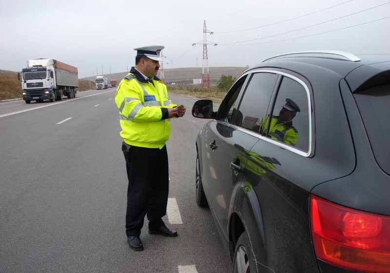 MARAMUREŞ: Amenzi în valoare de aproximativ 24 000 de lei aplicate weekend–ul trecut de poliţiştii maramureşeni MARAMUREŞ: Amenzi în valoare de aproximativ 24 000 de lei aplicate weekend–ul trecut de poliţiştii maramureşeni
