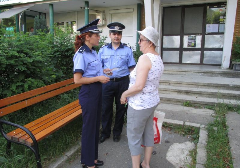 MARAMUREŞ: Astăzi, poliţiştii maramureşeni au desfăşurat pe raza municipiului Baia Mare o acţiune de informare cu privire la modalităţile de prevenire a tâlhăriilor şi a furturilor