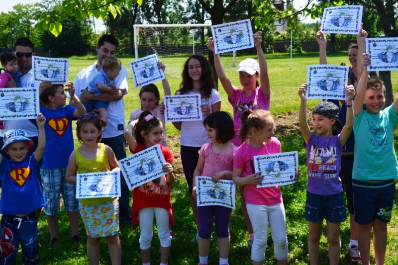 MARAMUREŞ: Jandarmii maramureşeni au organizat o serie de activităţi pentru copii, cu ocazia zilei de 1 iunie MARAMUREŞ: Jandarmii maramureşeni au organizat o serie de activităţi pentru copii, cu ocazia zilei de 1 iunie