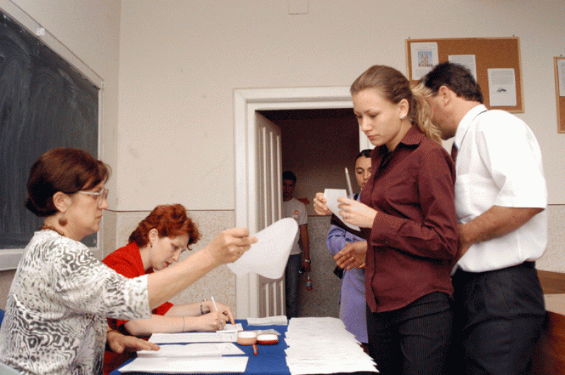 BAC 2015: Elevii susțin proba orală la limba română BAC 2015: Elevii susțin proba orală la limba română