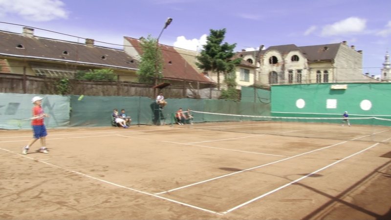 TENIS: Peste 50 de sportivi din toată ţara au participat la Cupa Marmaţia la tenis de câmp TENIS: Peste 50 de sportivi din toată ţara au participat la Cupa Marmaţia la tenis de câmp