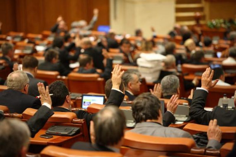 DECIZIE: TVA de 5% pentru manuale, cărţi, ziare, evenimente sportive, acces la Zoo, livrarea unor locuinţe DECIZIE: TVA de 5% pentru manuale, cărţi, ziare, evenimente sportive, acces la Zoo, livrarea unor locuinţe