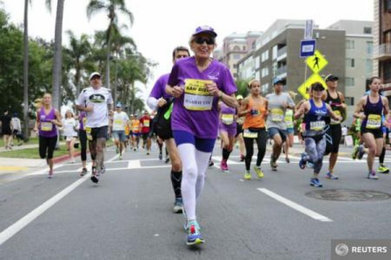 RECORD: O americancă de peste 92 de ani a alergat în maratonul de la San Diego RECORD: O americancă de peste 92 de ani a alergat în maratonul de la San Diego