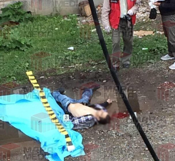 IMAGINI ŞOCANTE: Vecinii au surprins imagini cu bărbatul care s-a aruncat de pe bloc