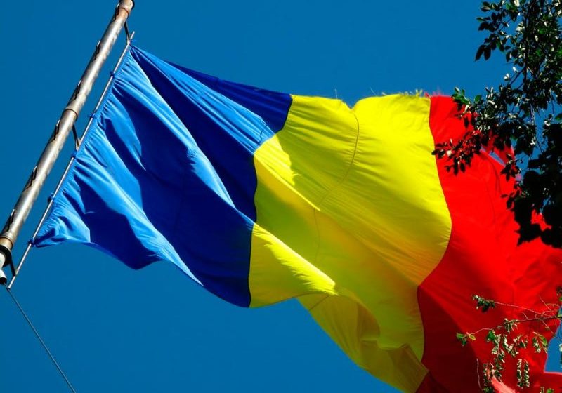 INEDIT: Un tricolor de 300 de metri a fost întins sâmbătă pe podul de peste Prut