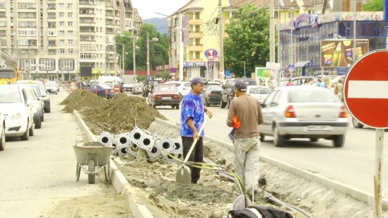 SIGHET: Lucrările pentru reamenajarea spaţiului verde din zona Big, aproape de finalizare SIGHET: Lucrările pentru reamenajarea spaţiului verde din zona Big, aproape de finalizare