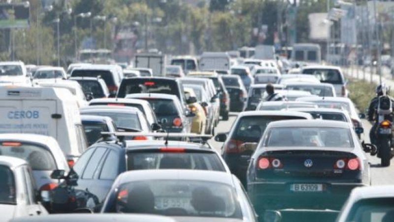 BANI DAȚI ÎNAPOI: Taxele luate pentru mașinile aduse din statele membre ale UE vor fi returnate cu dobândă BANI DAȚI ÎNAPOI: Taxele luate pentru mașinile aduse din statele membre ale UE vor fi returnate cu dobândă