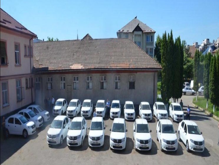 MARAMUREŞ: 36 de autoturisme Dacia Logan au intrat în dotarea poliţiei maramureşene MARAMUREŞ: 36 de autoturisme Dacia Logan au intrat în dotarea poliţiei maramureşene