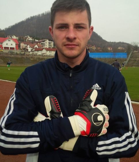 FOTBAL: Octavian Ormenișan a semnat prelungirea contractului cu FCM Baia Mare FOTBAL: Octavian Ormenișan a semnat prelungirea contractului cu FCM Baia Mare