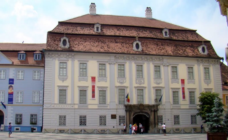 SIBIU: 17.520 semnături pentru petiția privind restaurarea Palatului Brukenthal SIBIU: 17.520 semnături pentru petiția privind restaurarea Palatului Brukenthal