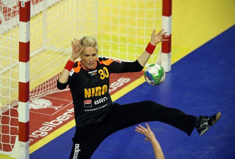 HANDBAL FEMININ: Paula Ungureanu, două săptămâni indisponibilă după accidentarea suferită în meciul cu Serbia HANDBAL FEMININ: Paula Ungureanu, două săptămâni indisponibilă după accidentarea suferită în meciul cu Serbia