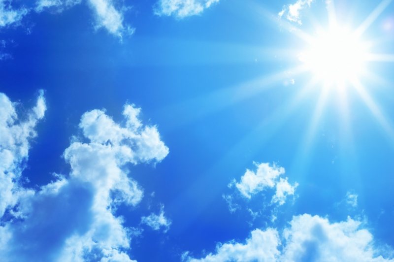 SOLSTIŢIUL DE VARĂ 2015: 21 iunie, debutul verii astronomice, asociat şi cu diverse tradiţii populare SOLSTIŢIUL DE VARĂ 2015: 21 iunie, debutul verii astronomice, asociat şi cu diverse tradiţii populare