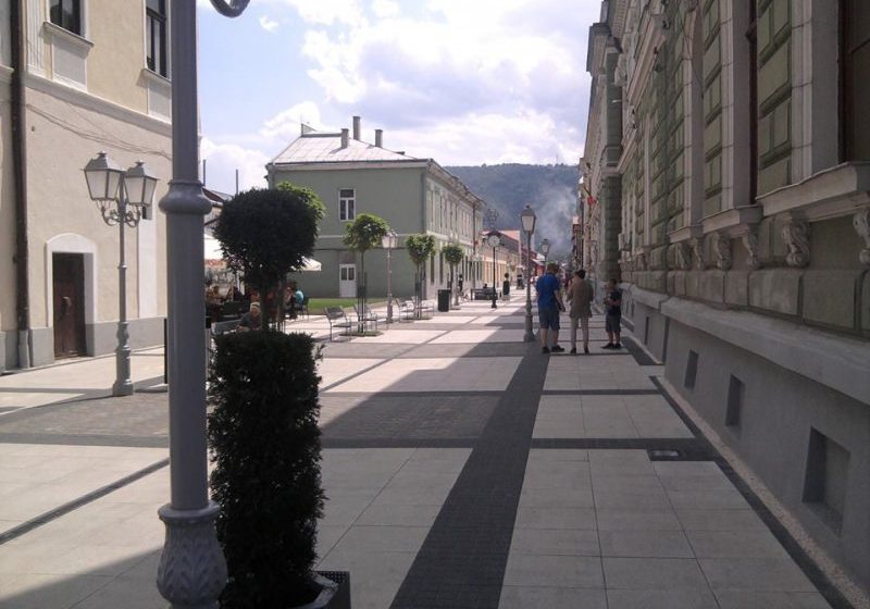 SIGHET: Se face studiul de fezabilitate pentru parcarea din spatele clădirii Finanţelor Publice