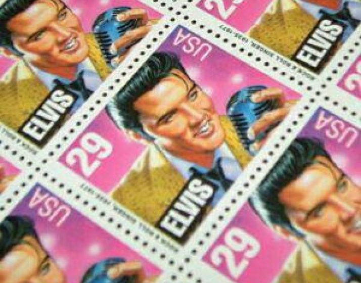 SUA: Un nou timbru cu figura lui Elvis Presley va fi lansat în luna august SUA: Un nou timbru cu figura lui Elvis Presley va fi lansat în luna august