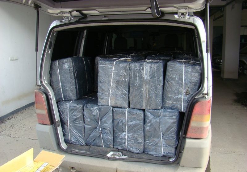 SIGHET: Două persoane cercetate pentru contrabandă şi 6.800 de pachete cu ţigări confiscate