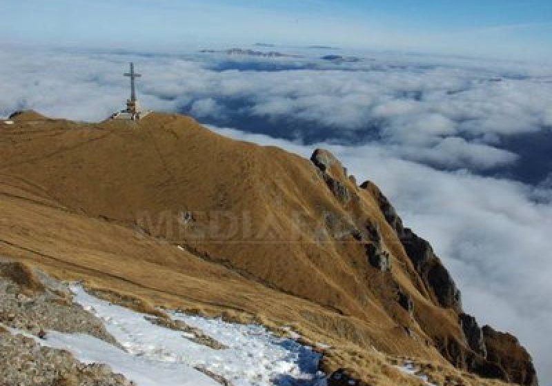 MASIVUL BUCEGI: Patru bucureşteni au rămas blocaţi pe un traseu din munţi, într-o zonă acoperită cu zăpadă MASIVUL BUCEGI: Patru bucureşteni au rămas blocaţi pe un traseu din munţi, într-o zonă acoperită cu zăpadă