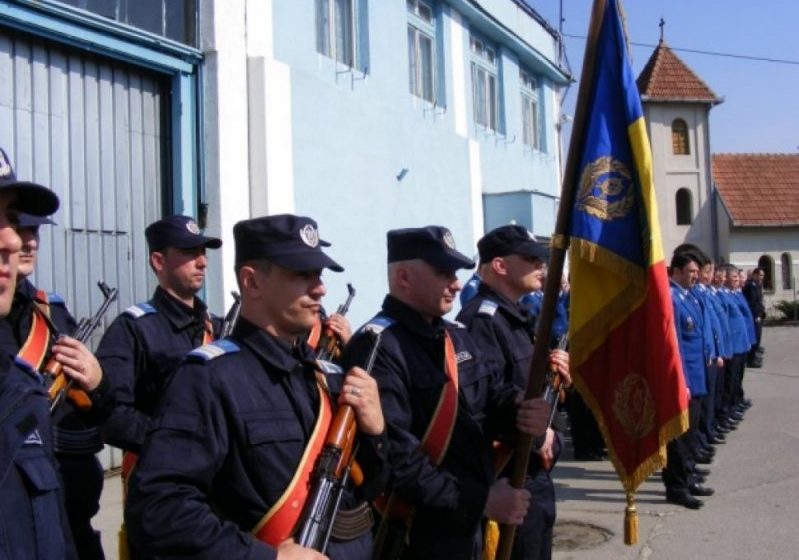 MARAMUREŞ: Jandarmii maramureşeni au sărbătorit „Ziua Drapelului” MARAMUREŞ: Jandarmii maramureşeni au sărbătorit „Ziua Drapelului”