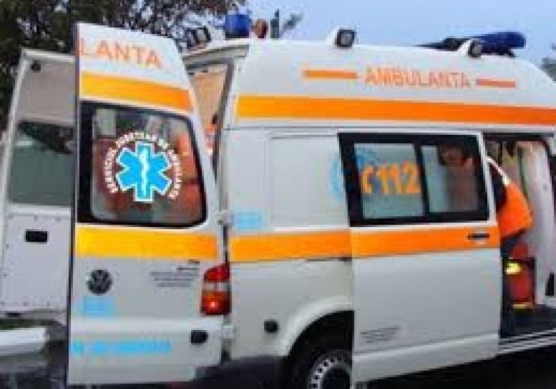 STRÂMTURA: Un bărbat de 38 de ani a murit după ce a căzut de pe zidul unei anexe gospodăreşti