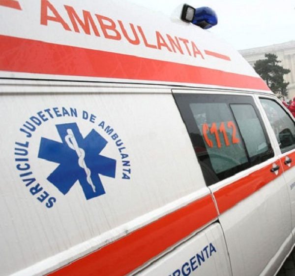 SIGHET: O fetiță de 3 ani și 11 luni a fost accidentată de o mașină din cauză că șoferul nu s-a asigurat SIGHET: O fetiță de 3 ani și 11 luni a fost accidentată de o mașină din cauză că șoferul nu s-a asigurat