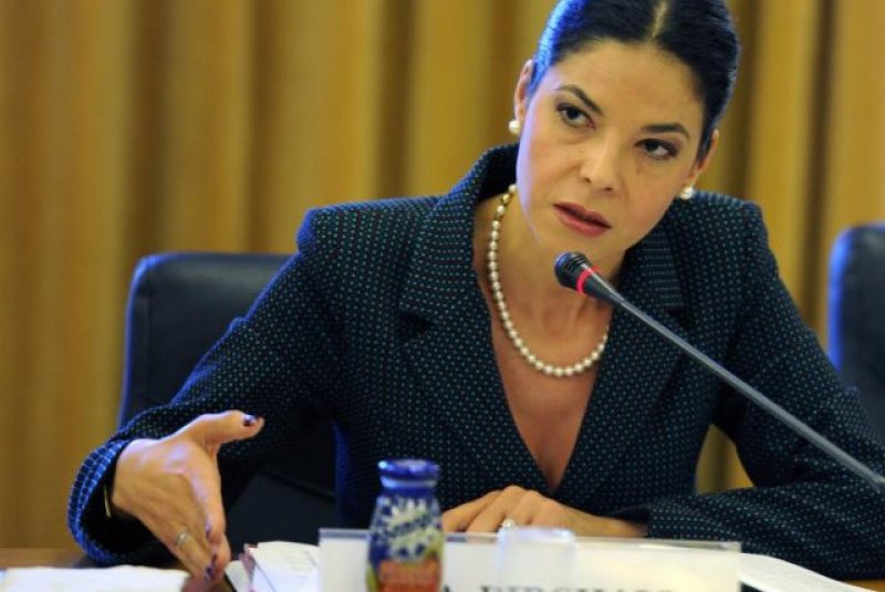 ANA BIRCHALL: UE trebuie să rezolve prin dialog impasul din Grecia ANA BIRCHALL: UE trebuie să rezolve prin dialog impasul din Grecia