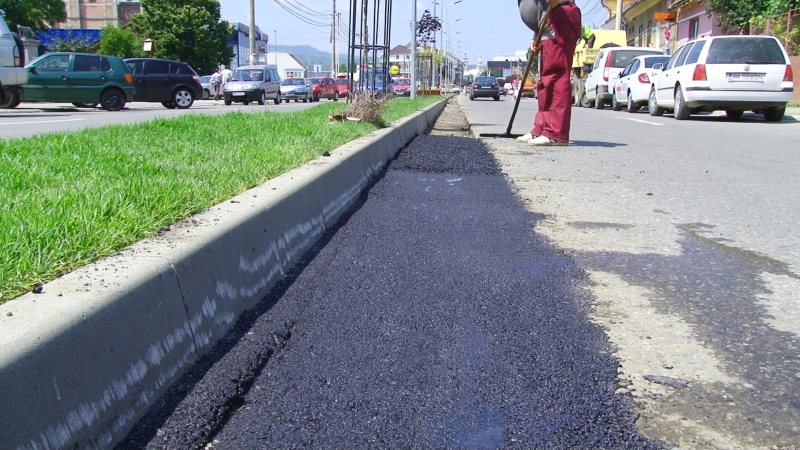 SIGHET: Lucrările de reamenajare a centrului civic se află în stadiul de asfaltare SIGHET: Lucrările de reamenajare a centrului civic se află în stadiul de asfaltare