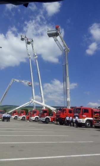 MARAMUREŞ: ISU Maramureş a primit o autospecială nouă pentru salvare şi lucru la înălţime