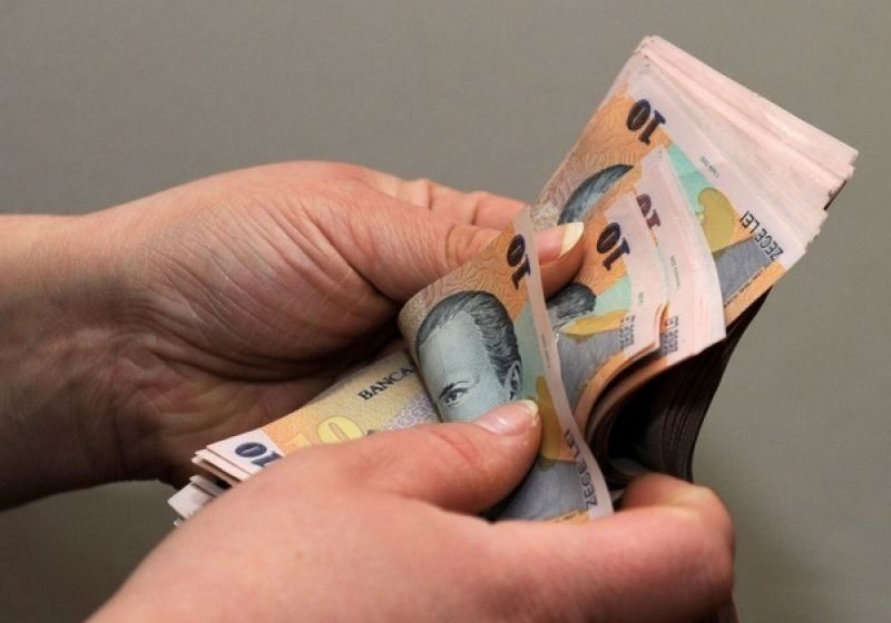 MARAMUREŞ: Salariul minim pe economie, mai mare de la 1 iulie. Cine beneficiază de aceste modificări