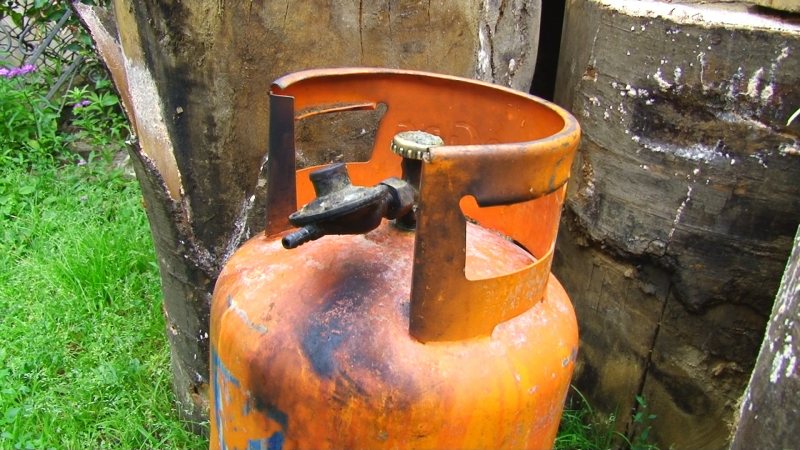 Una dintre victimele exploziei de ieri a unei butelii în Leordina a murit Una dintre victimele exploziei de ieri a unei butelii în Leordina a murit