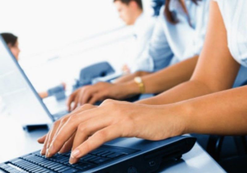 INS: Peste 63% dintre românii cu vârsta între 16 și 74 de ani au utilizat computerul cel puțin o dată, în 2014 INS: Peste 63% dintre românii cu vârsta între 16 și 74 de ani au utilizat computerul cel puțin o dată, în 2014