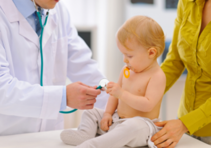 FACILITĂȚI: Părinții vor putea beneficia de o zi liberă pe an pentru a merge cu copiii la controale medicale