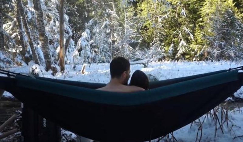 INEDIT: S-a inventat hamacul care funcţionează ca un jacuzzi INEDIT: S-a inventat hamacul care funcţionează ca un jacuzzi