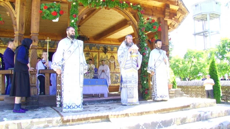 SIGHET: Sute de credincioşi au fost prezenţi la hramul bisericii „Sf. Voievod Ştefan cel Mare” SIGHET: Sute de credincioşi au fost prezenţi la hramul bisericii „Sf. Voievod Ştefan cel Mare”