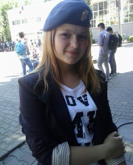 VIŞEU DE JOS: O elevă a intrat la Colegiul Naţional Militar din Alba Iulia cu media 10 VIŞEU DE JOS: O elevă a intrat la Colegiul Naţional Militar din Alba Iulia cu media 10