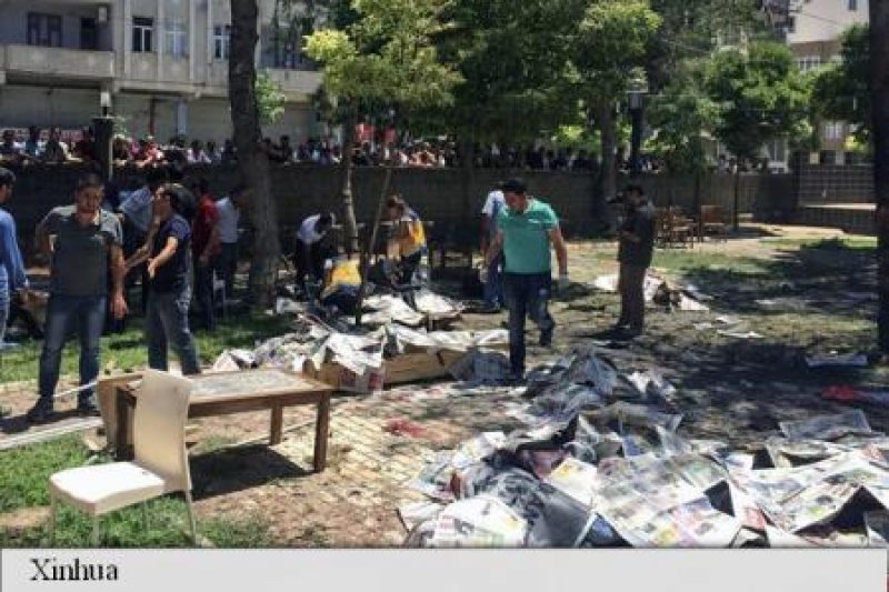 AFP: Autoritățile turce au motive întemeiate să creadă că gruparea Statul Islamic este responsabilă de atentatul din Suruc AFP: Autoritățile turce au motive întemeiate să creadă că gruparea Statul Islamic este responsabilă de atentatul din Suruc