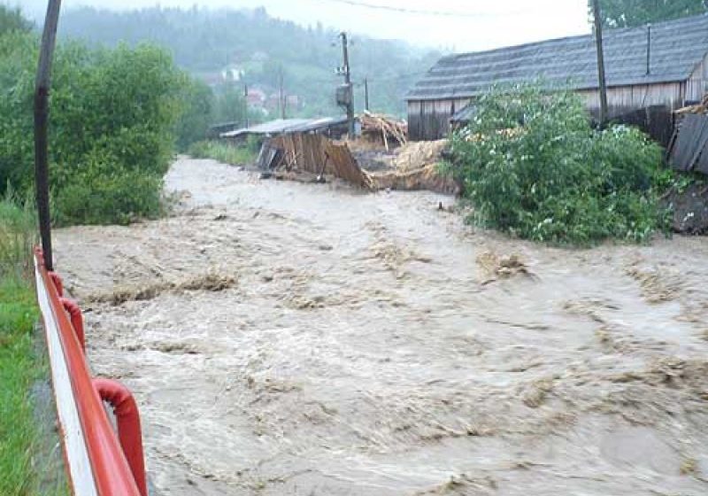MARAMUREŞ: Consilierii judeţeni încep de luni verificarea administraţiilor publice locale care au solicitat sprijin pentru calamităţi